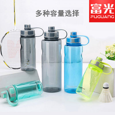 kaufen Humanisiertes Design 1500 ml Wasserflasche Großkapazität Plastik Tragbarer Raum Übergroßer 1,5 Liter Wasserflasche mit Griff Multifunktionsnutzung online manufacture