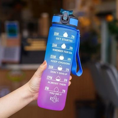 kaufen 32oz große, durchsickernde, BPA-freie Trinkflasche, Motivationszeitmarker, Wasserflasche mit Stroh für Fitness- und Outdoor-Enthusiasten online manufacture