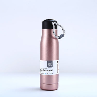 kaufen Ökofreundliche Edelstahl-Wasserflasche mit Gurtdeckel Drei-Schicht-Vakuum isoliert und wiederverwendbar zum direkten Trinken online manufacture