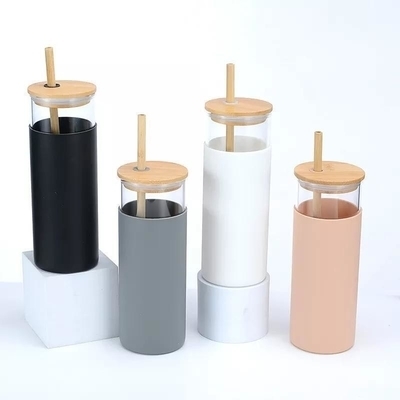 kaufen Wiederverwendbares Design 20oz 17oz Wasserflasche Wohnglassaft Tumbler Glas Trinkflasche mit Silikon-Hülle Öko-freundlich Stilvoll online manufacture