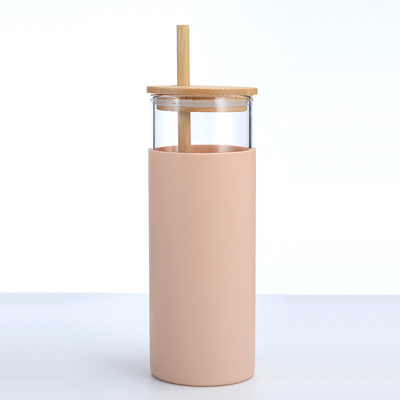 kaufen Anpassung 16 Oz Glas Getränke Flaschen Glas Kaffeetassen mit Bambusdeckel Bambus Stroh Silikon Hülse undicht Spritzgehalt Design online manufacture