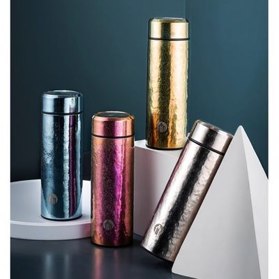 Reisebereit Premium Titanium Hydro Flasche Leichtgewicht undicht 500ml Kapazität Titanium isolierte Wasserflasche Ideal für Camping Wandern Featherlight Design