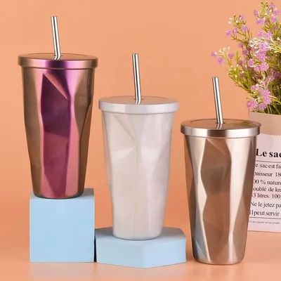 Modisches Design 480ml personalisierter Edelstahlbecher mit Strohhalm im Landhausstil, unregelmäßiger Edelstahl-Teetasse mit Farbverlauf für unterwegs