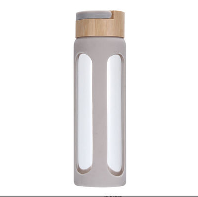 Personalisierte 550/750ml Hochborosilikat Glas Wasserflasche Custom Glass Trinkflasche mit Silikon Hülle und Bambusdeckel leicht zu reinigen und zu pflegen